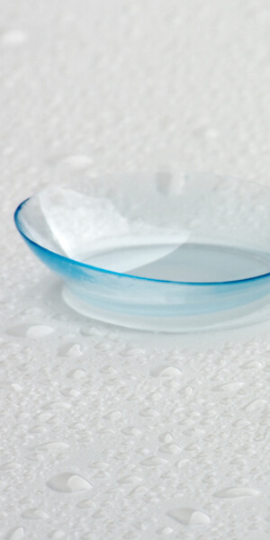 Contact Lense on Finger